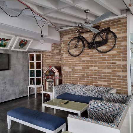 Nereus Hotel 파포스 외부 사진